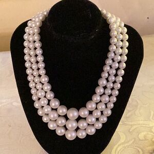 Elegant Vintage Pearl Necklace